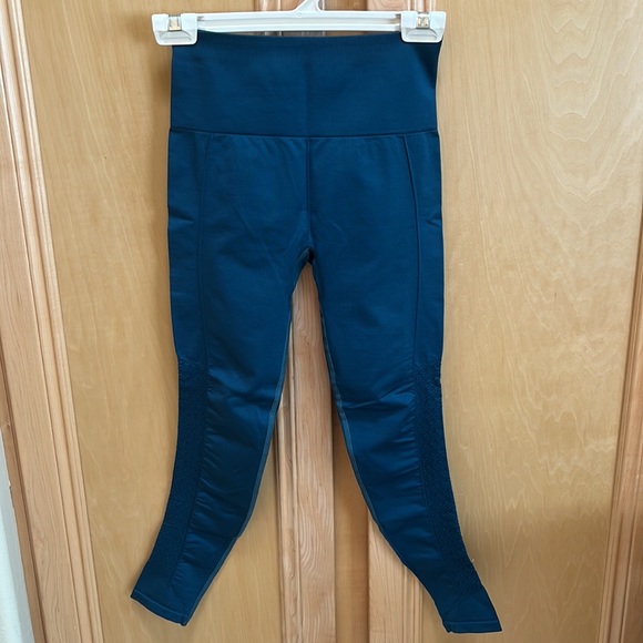 Fabletics Sync High-Waisted Perforated Leggings - Picture 5 of 13